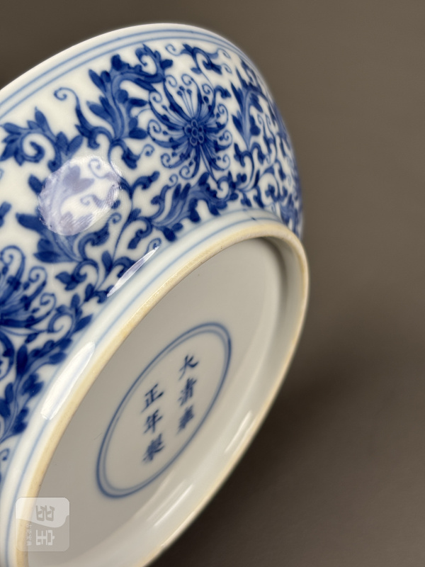 清雍正 青花缠枝西番莲纹盘 - 图7